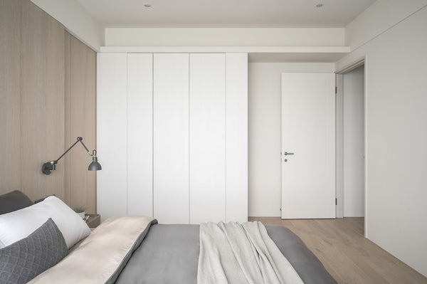 Pure white minimalist home design trend. Simple interior design withZuperior satin nickel hardware. Good value for your dreamhouse design